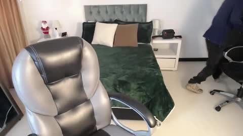 Katnia and Marcuz online show from December 2024 11:30:01 AM