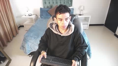 Katnia and Marcuz online show from February 2025 12:17:02 PM