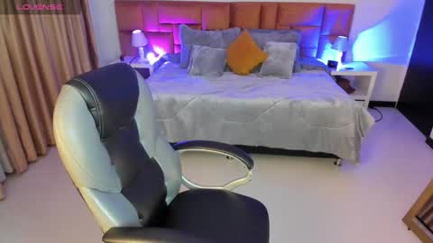 Katnia and Marcuz online show from September 2025 11:32:02 AM