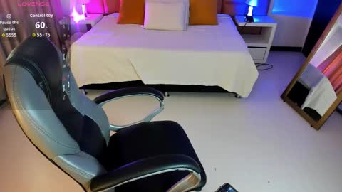 Katnia and Marcuz online show from October 2025 12:03:01 PM