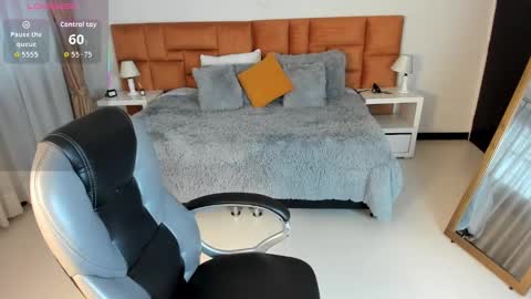 Katnia and Marcuz online show from October 2025 11:41:02 AM