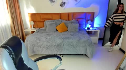 Katnia and Marcuz online show from October 2025 11:53:02 AM