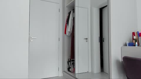 Katrin online show from February 2026 04:59:01 PM