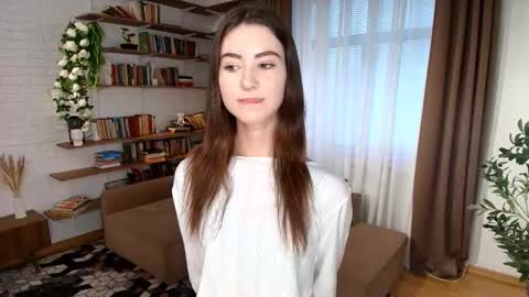 Kate Aurora online show from March 2026 10:10:01 AM