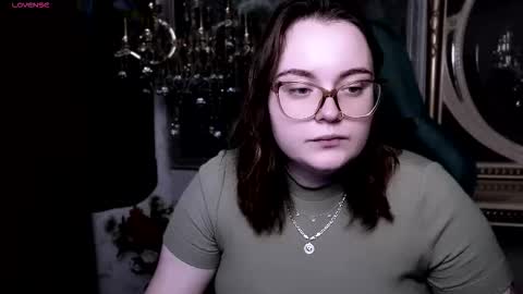 Katrin online show from September 2025 04:33:02 PM