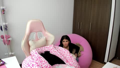 Katrin  online show from December 2024 03:21:01 PM
