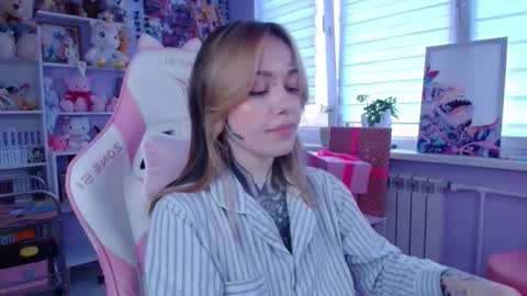 Snapshot of katrinwaifu chatting on October 2025 01:33:02 PM Katrin online show from October 2025 01:33:02 PM