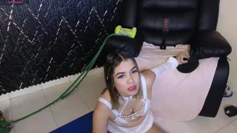 Snapshot of katt_bdsm chatting on October 2025 04:24:02 PM Katt online show from October 2025 04:24:02 PM