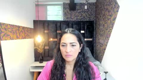 K A T T E  online show from April 2026 07:18:01 PM