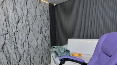 katteyes_ online show from April 2026 10:01:02 PM