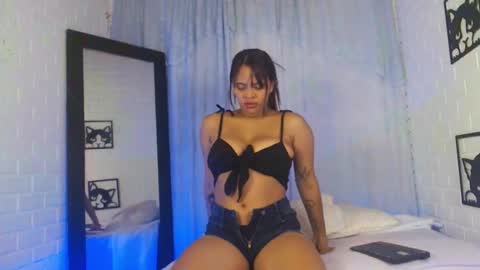 kattia online show from February 2025 12:25:02 AM