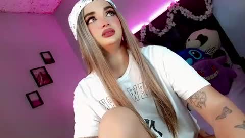 kattie_sweet_ online show from October 2025 01:00:02 AM