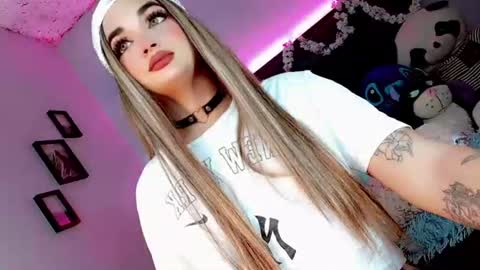 kattie_sweet_ online show from November 2025 08:20:02 PM