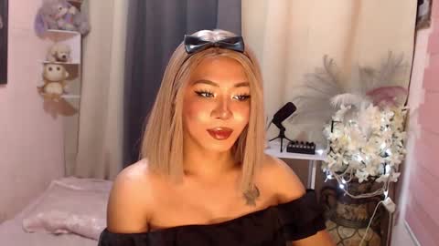 Snapshot of kattiecurrent chatting on November 2025 06:23:02 PM Saisy online show from November 2025 06:23:02 PM