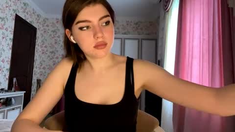 Snapshot of kattiemichelson chatting on June 2026 11:01:02 AM Molly online show from June 2026 11:01:02 AM