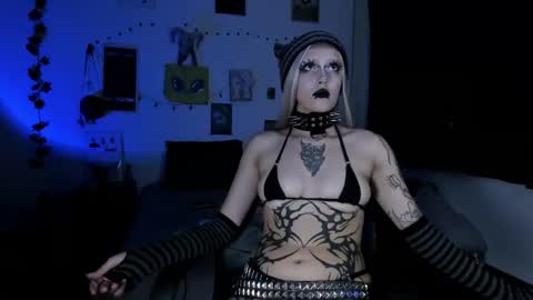 kattx   independent model online show from January 2026 05:11:02 AM