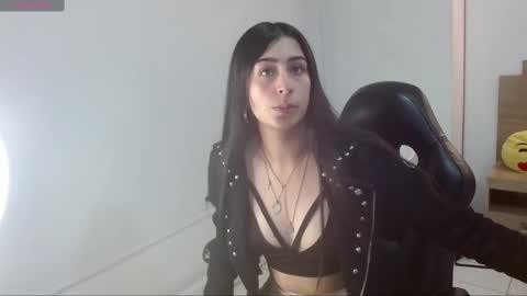 katty_love01 online show from February 2025 03:40:01 PM