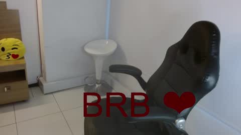 katty_love01 online show from February 2025 05:15:02 PM