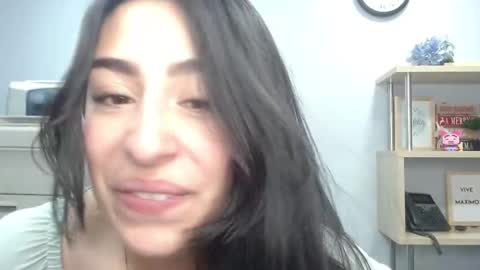 katty_love01 online show from September 2025 03:35:01 PM
