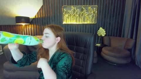 Snapshot of katty_rose8 chatting on May 2026 06:14:02 PM Katty online show from May 2026 06:14:02 PM