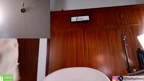 Katty online show from January 2025 06:39:01 PM