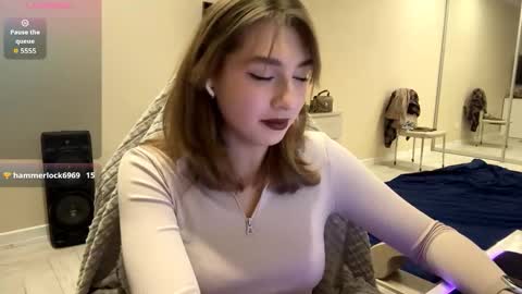 Olivia online show from March 2026 08:23:01 PM