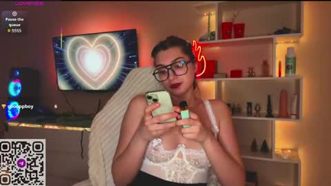 Olivia online show from April 2026 08:20:01 PM