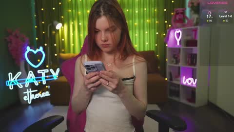 Katy      -    online show from March 2025 04:05:02 AM