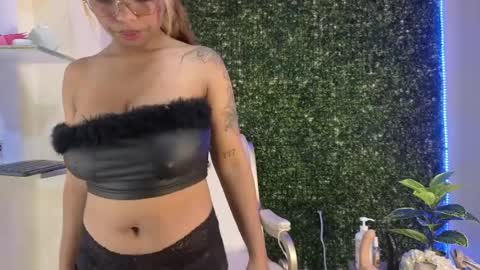 Snapshot of katy_love222 chatting on May 2026 08:07:01 PM katy_love222 online show from May 2026 08:07:01 PM