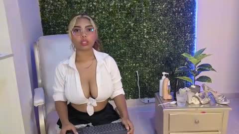 Snapshot of katy_love222 chatting on May 2026 05:42:02 PM katy_love222 online show from May 2026 05:42:02 PM
