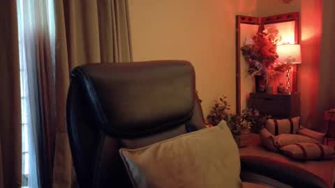 Snapshot of katy_mmm chatting on October 2025 09:45:01 PM Katy online show from October 2025 09:45:01 PM