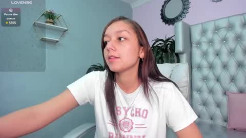 Snapshot of katy_sweet19 chatting on January 2025 11:07:01 AM Katy online show from January 2025 11:07:01 AM