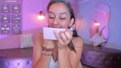 Snapshot of katy_sweet19 chatting on October 2025 06:37:01 PM Katy online show from October 2025 06:37:01 PM