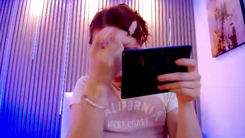 Snapshot of katy_van chatting on June 2026 09:35:02 PM Katy Van online show from June 2026 09:35:02 PM