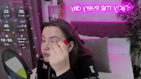 Kate online show from October 2025 06:57:01 AM