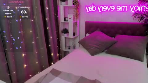 Kate online show from October 2025 06:58:01 AM