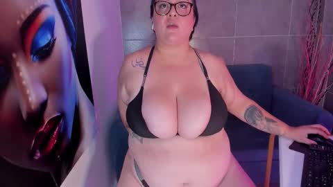 Katy Persian online show from November 2025 05:45:02 PM