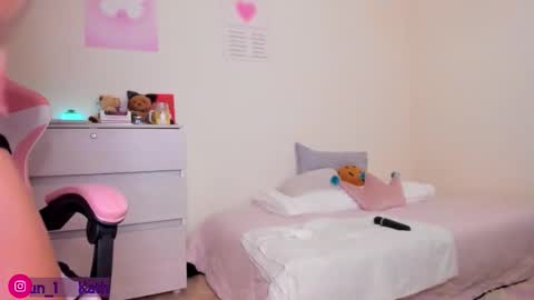 Katy online show from September 2025 11:04:02 PM