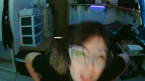 kawaiicvnt420 online show from November 2025 03:16:02 PM