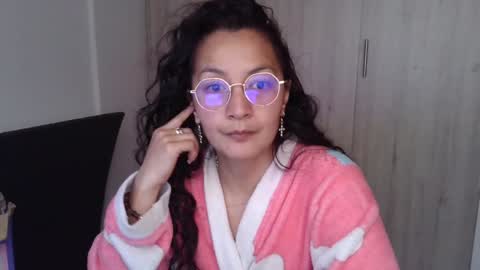  Khawit  online show from December 2024 04:15:01 PM