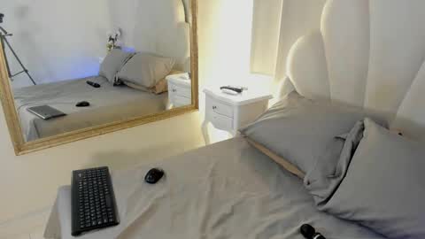 kaylachannell online show from October 2025 04:23:02 AM