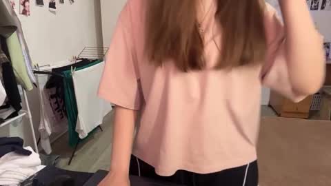 Nyelle online show from April 2026 01:59:02 PM