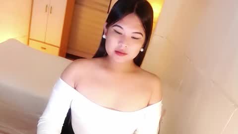 Y O U R        F U T U R E       K A Y L E E  online show from October 2025 07:25:02 PM