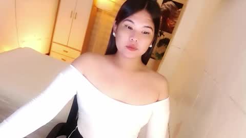 Y O U R        F U T U R E       K A Y L E E  online show from November 2025 06:01:02 AM