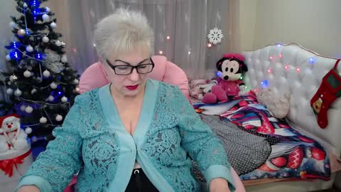 kaylesmoll online show from December 2024 10:28:01 PM