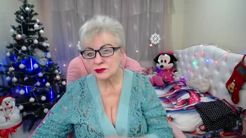 kaylesmoll online show from December 2024 07:13:02 PM