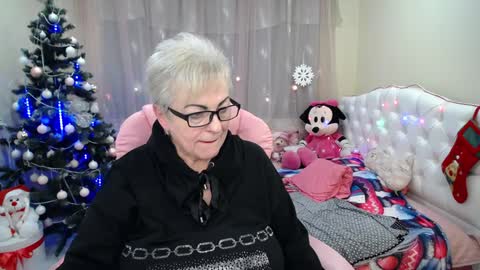 kaylesmoll online show from December 2024 02:44:02 AM