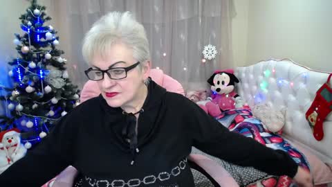 kaylesmoll online show from December 2024 05:47:02 AM