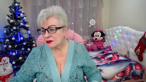 kaylesmoll online show from December 2024 07:16:02 PM