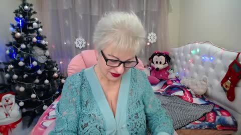 kaylesmoll online show from December 2024 10:34:02 PM